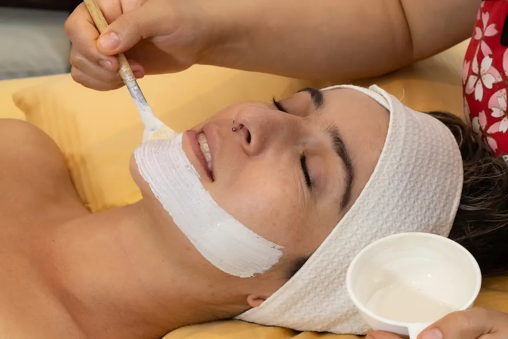 Piedras calientes y aceites esenciales